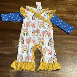 New Pete+Lucy Colorful Kids Romper with Sloths and Rainbow Design 0-3m